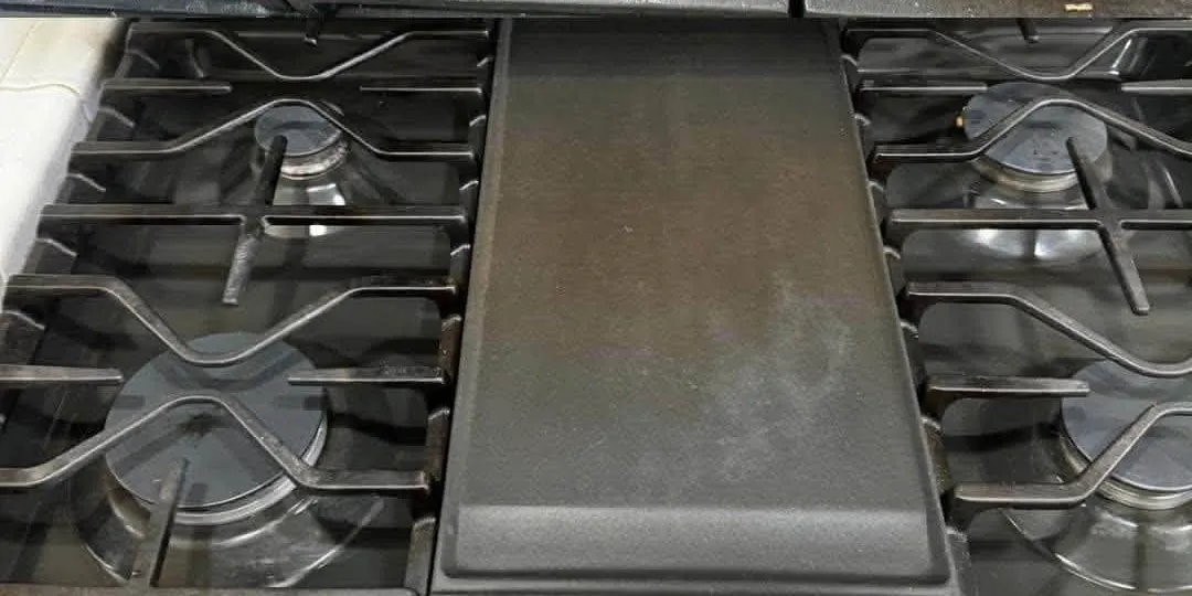 Gas range and griddle after cleaning